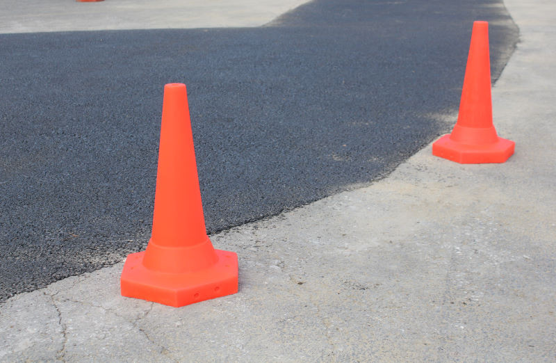 cône de signalisation orange lesté - V.R.D. (Voiries et Réseaux Divers) par  Faynot